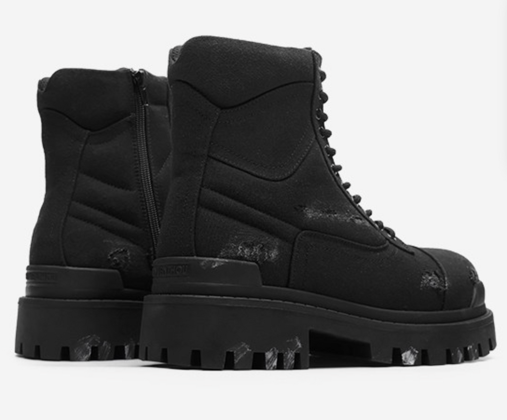 DISTRESSED BLACK PLATFORM LACE-UP BOOTS