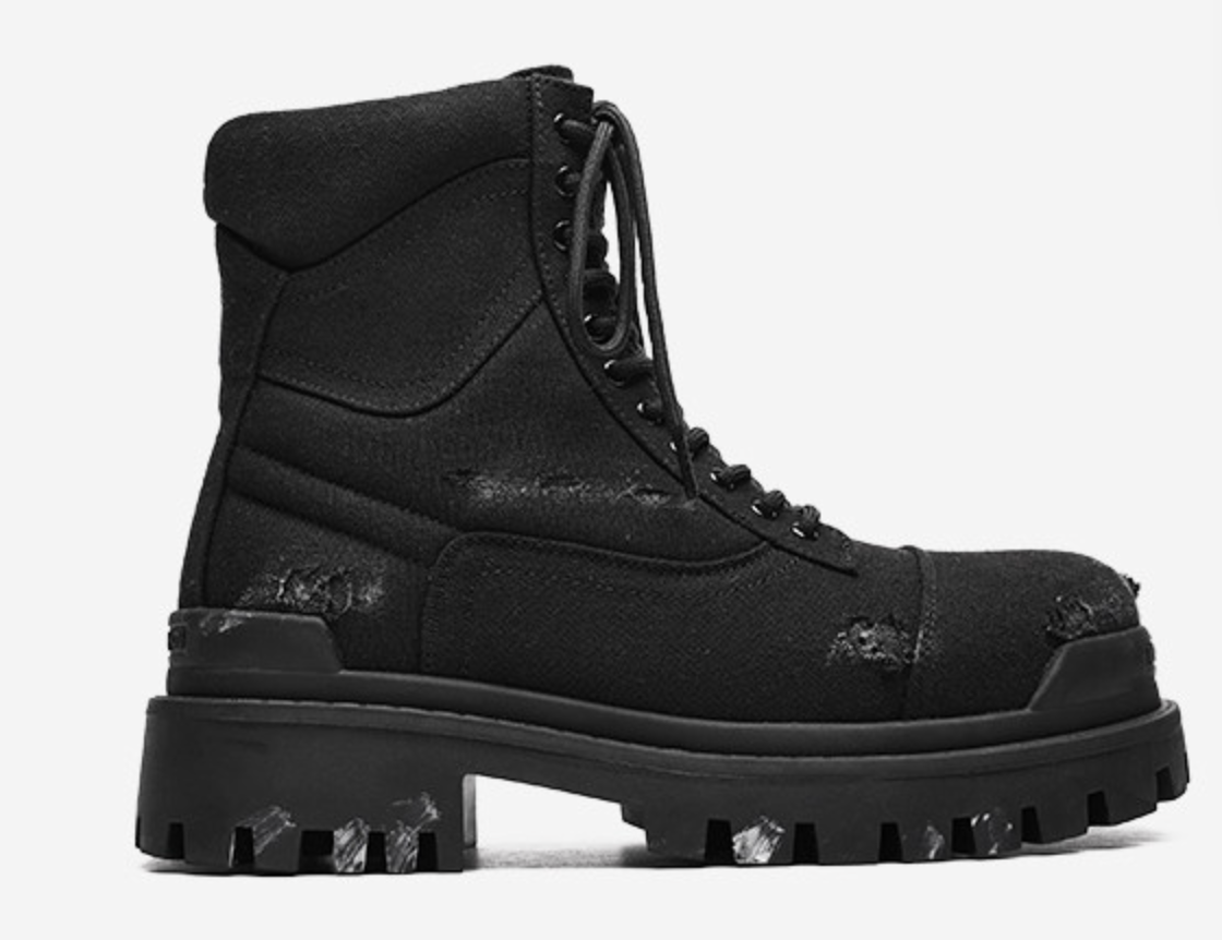 DISTRESSED BLACK PLATFORM LACE-UP BOOTS