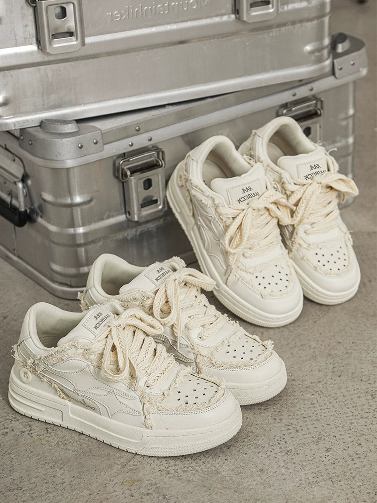 CASUAL WHITE BOARD SNEAKERS