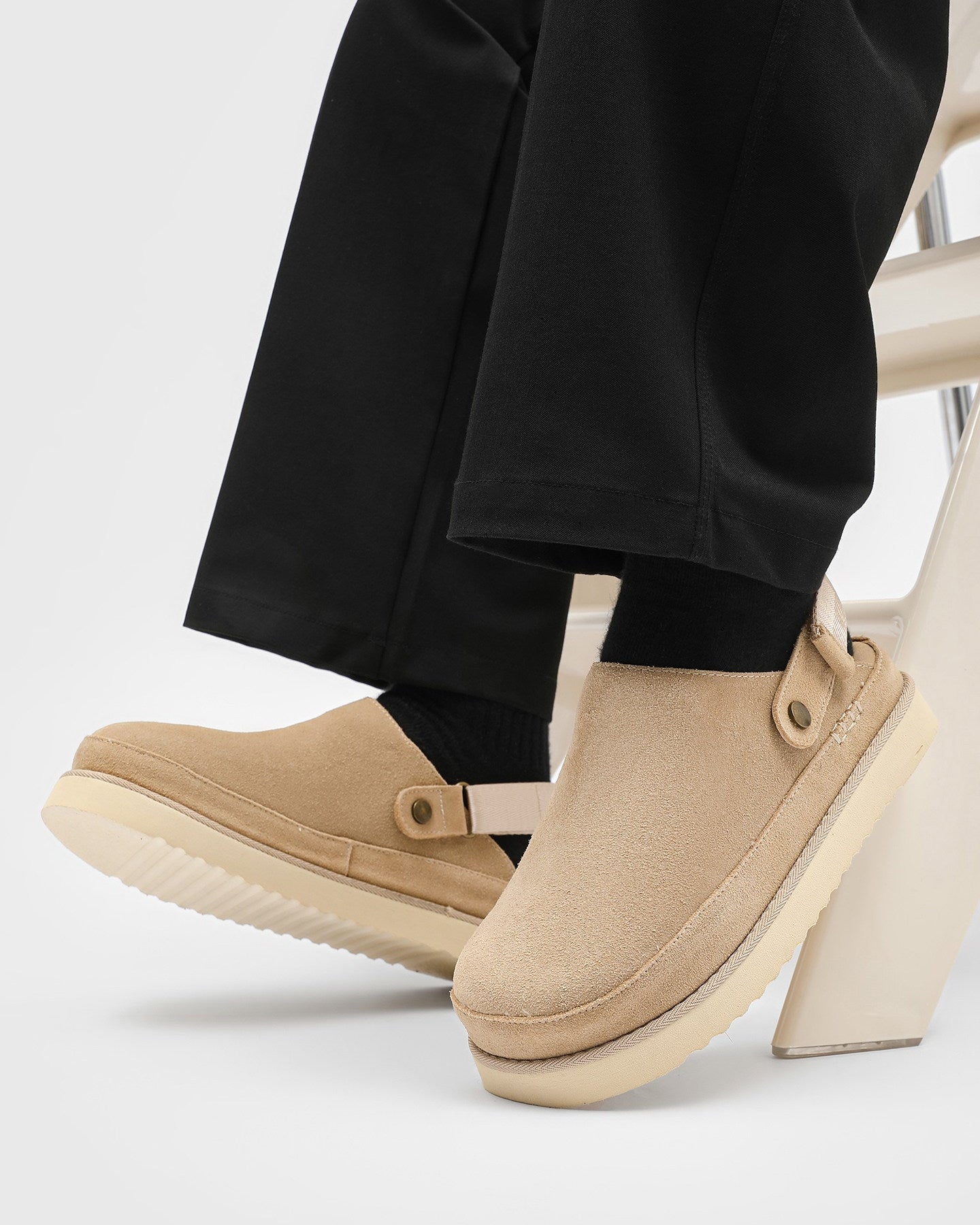 ALPINE SUEDE MULE