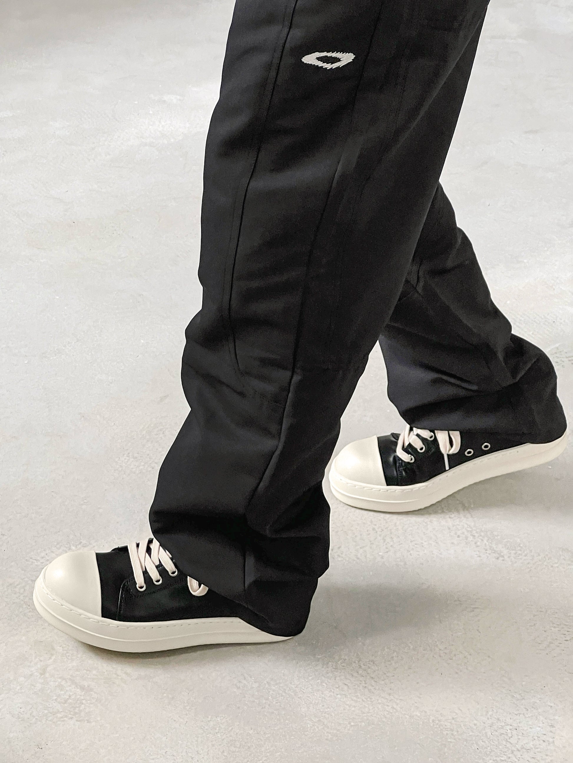 BLANKFORM LOWTOP SNEAKERS