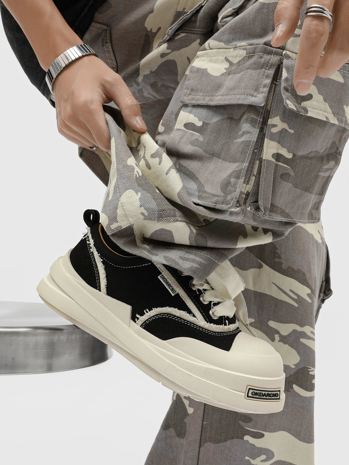 CHUNKY PLATFORM LACE-UP SNEAKERS