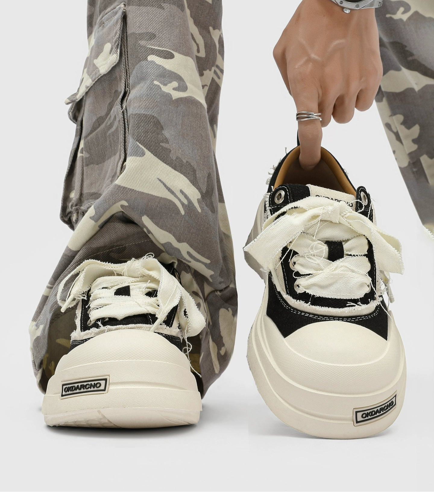 CHUNKY PLATFORM LACE-UP SNEAKERS