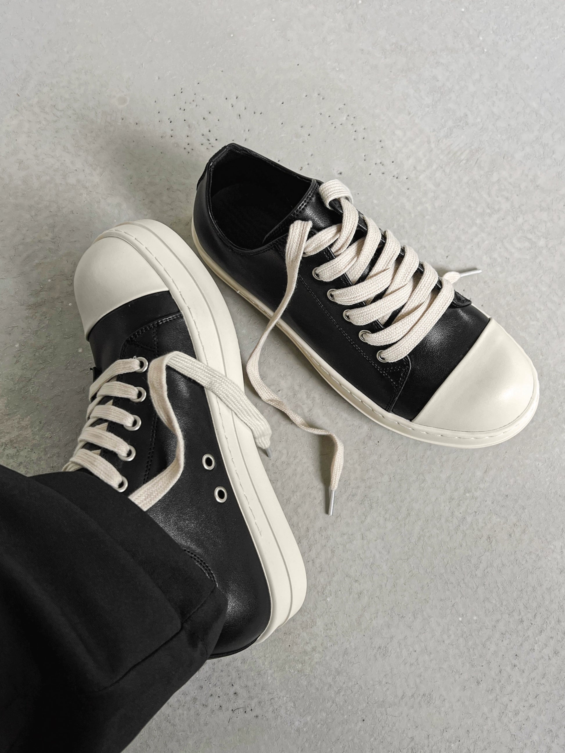 BLANKFORM LOWTOP SNEAKERS