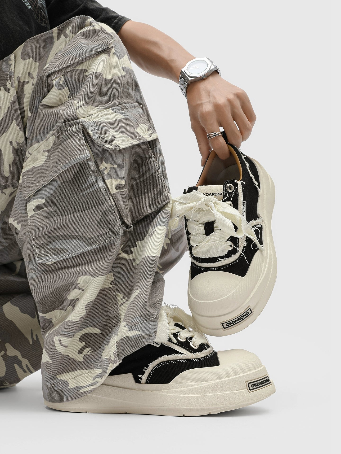 CHUNKY PLATFORM LACE-UP SNEAKERS